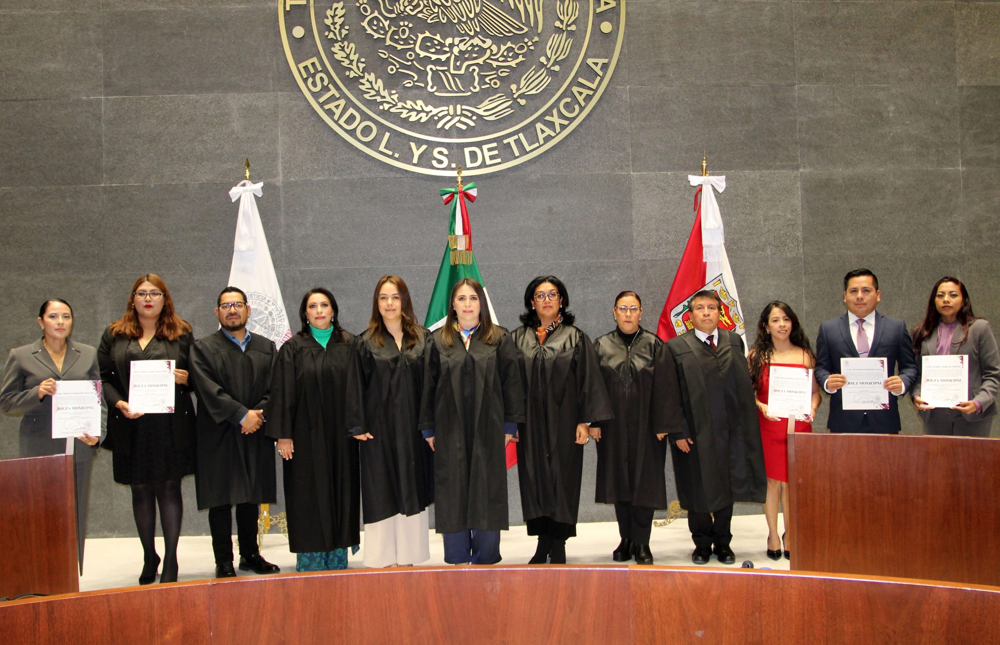 Toma protesta Presidenta del Poder Judicial de Tlaxcala a cinco jueces ...